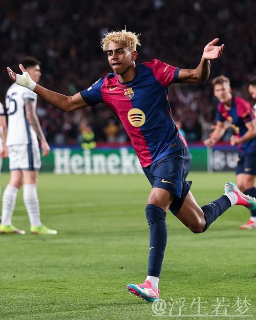 邓弗里斯双射助攻 亚马尔费兰建功 巴萨国米首回合3-3战平